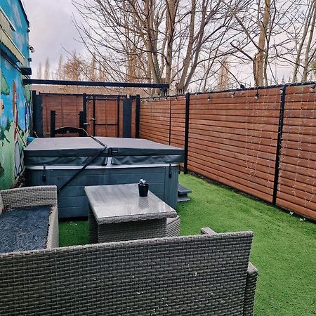 The Ivy Garden Suite (Adults Only) Handsworth Екстериор снимка