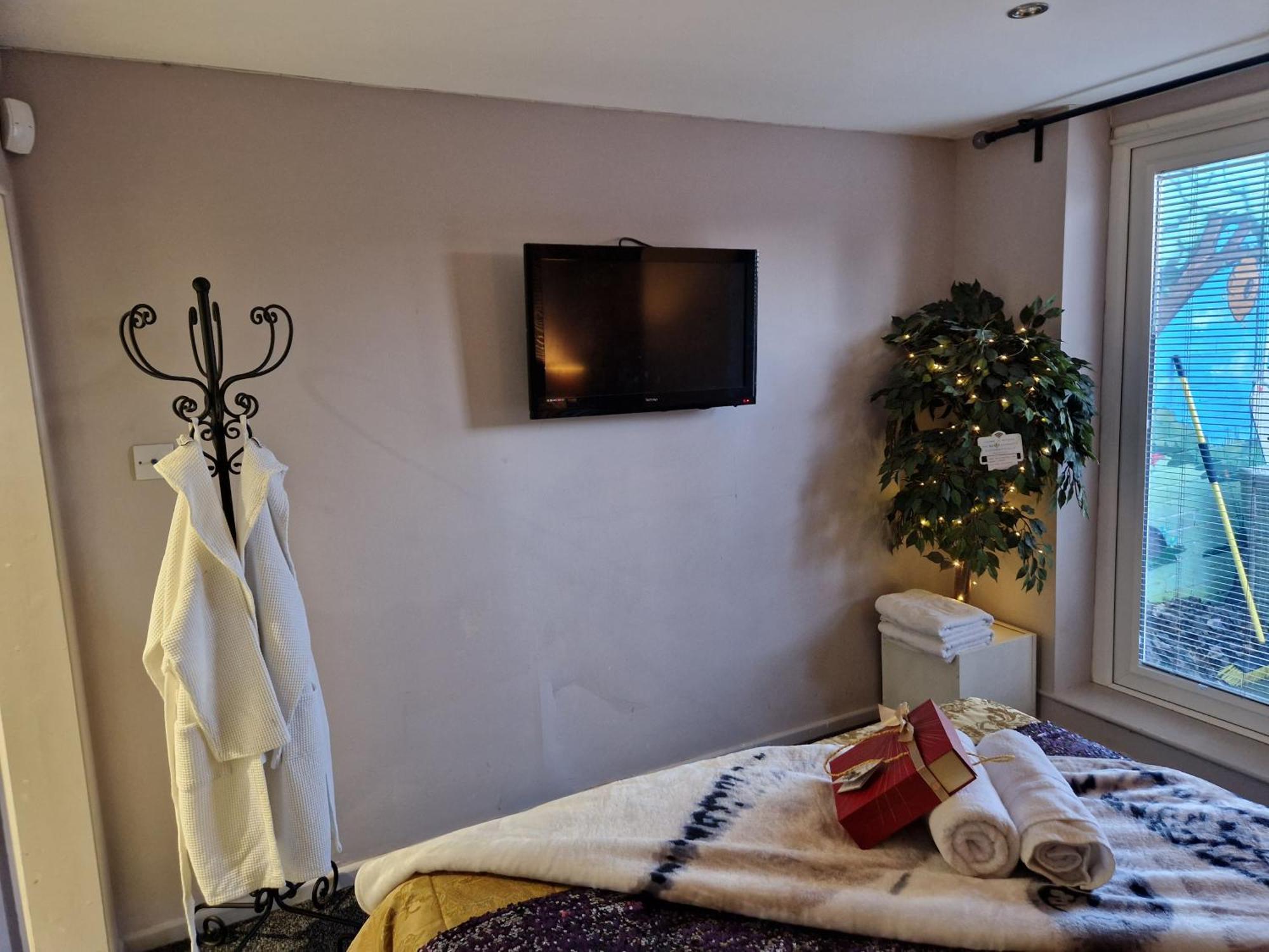 The Ivy Garden Suite (Adults Only) Handsworth Стая снимка
